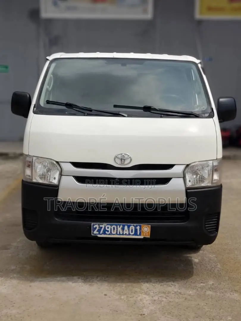 Toyota HiAce 2020 Blanc