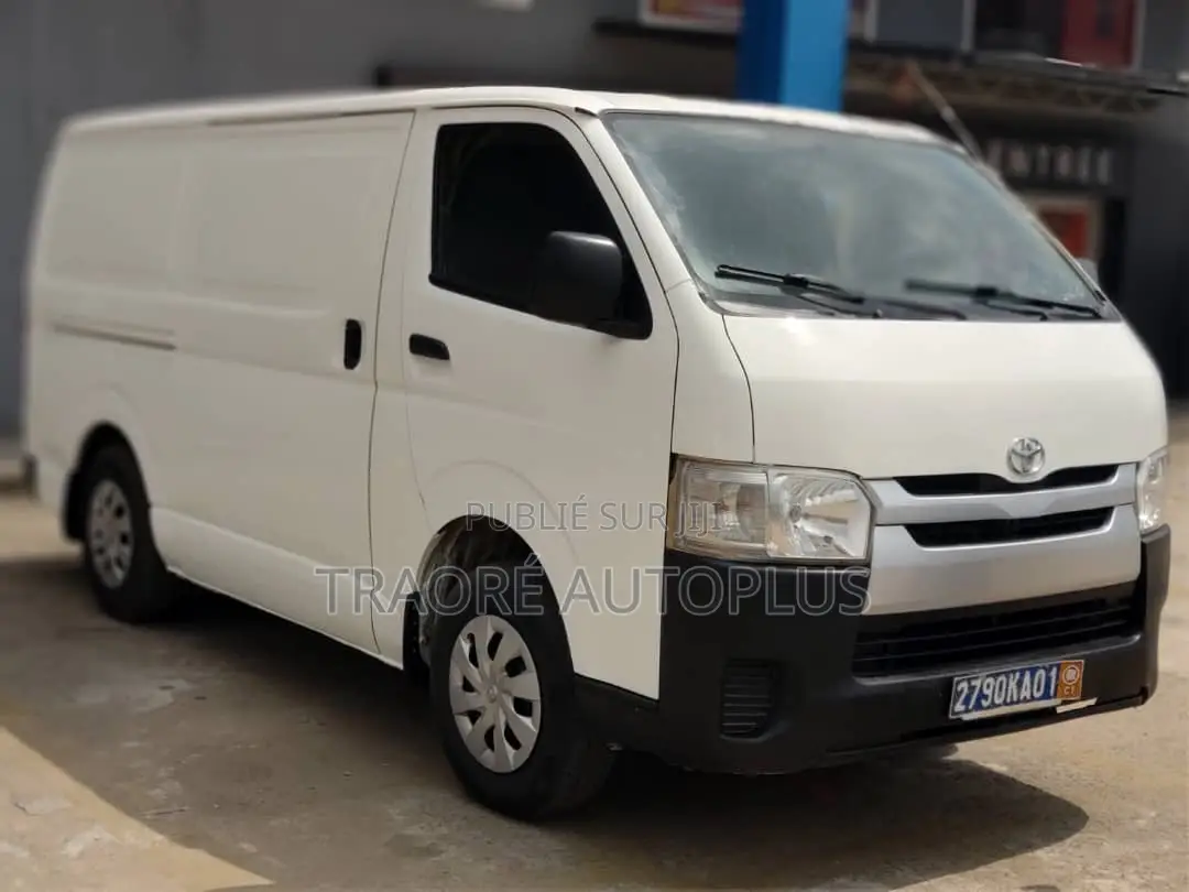 Toyota HiAce 2020 Blanc