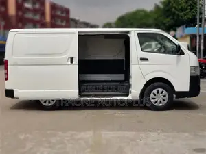 Toyota HiAce 2020 Blanc