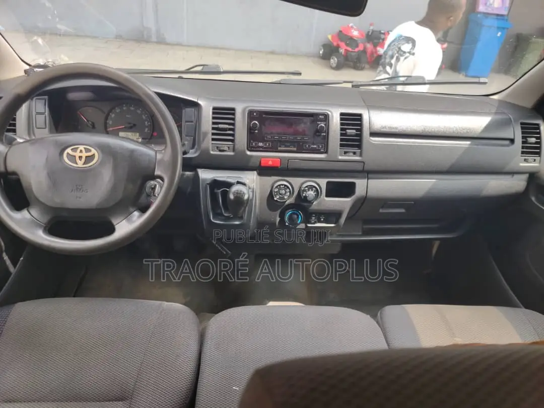 Toyota HiAce 2020 Blanc