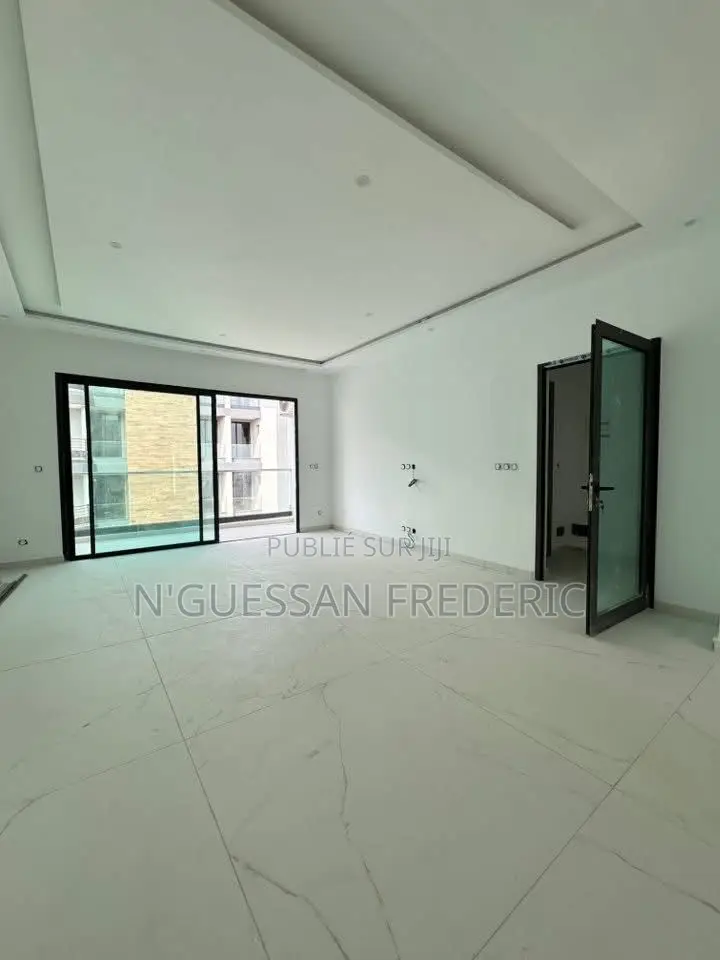 À Louer Bureau 350m2 À Marcory Sur Le Vge