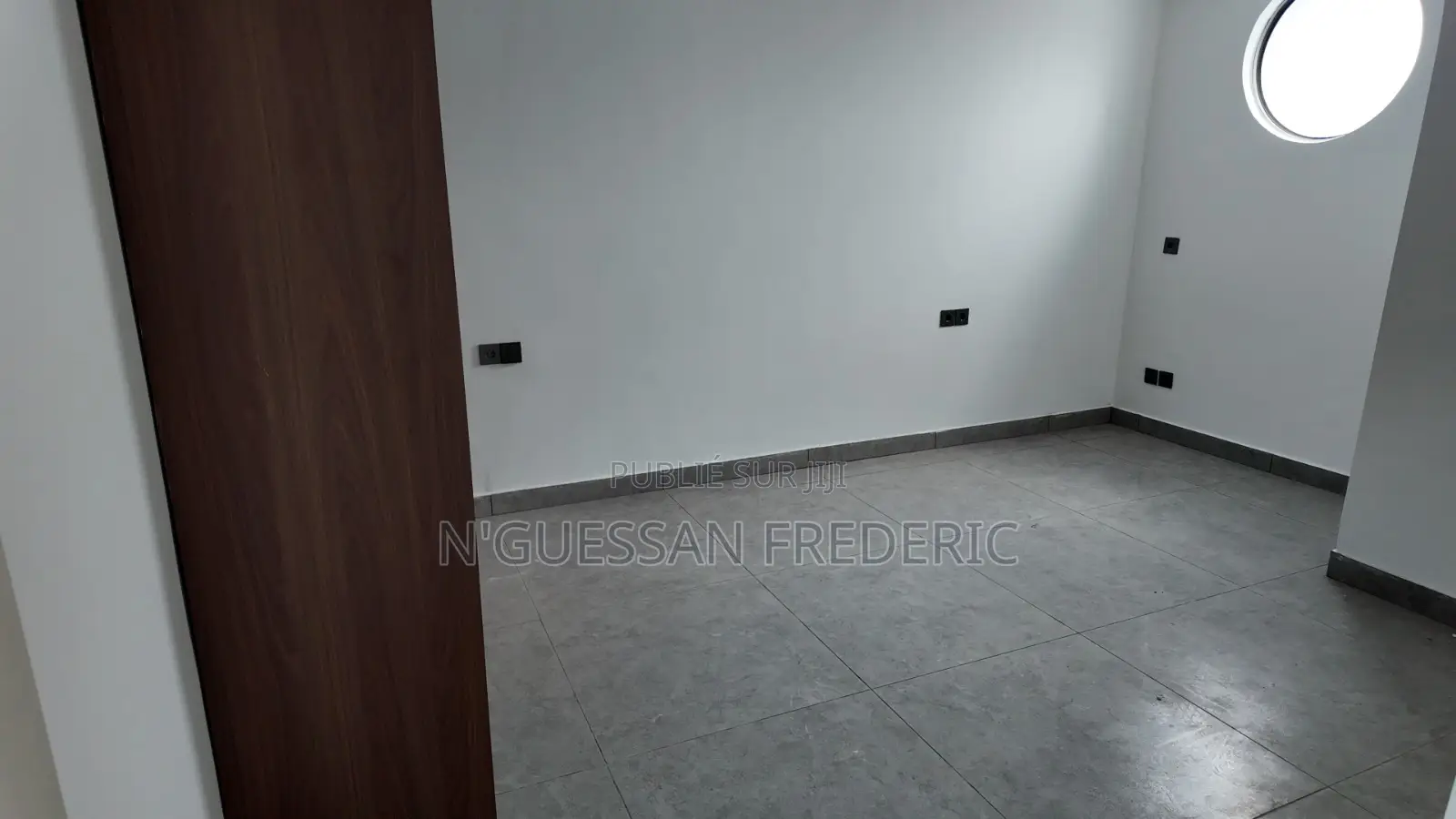 À Louer Bureau 350m2 À Marcory Sur Le Vge