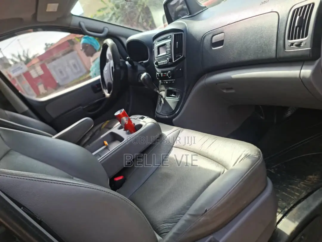 Hyundai Starex 2018 Black