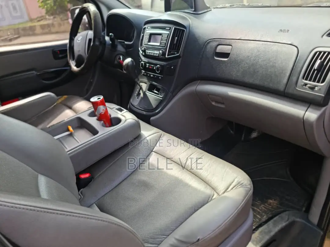 Hyundai Starex 2018 Black