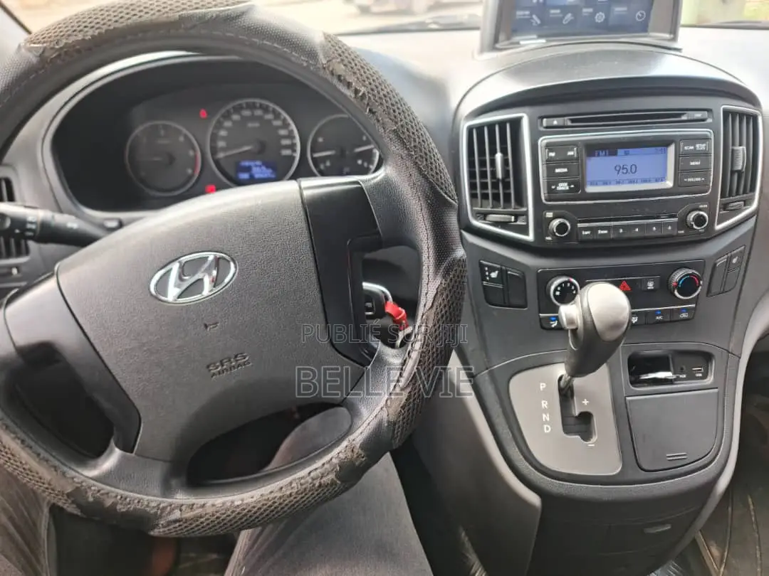 Hyundai Starex 2018 Black