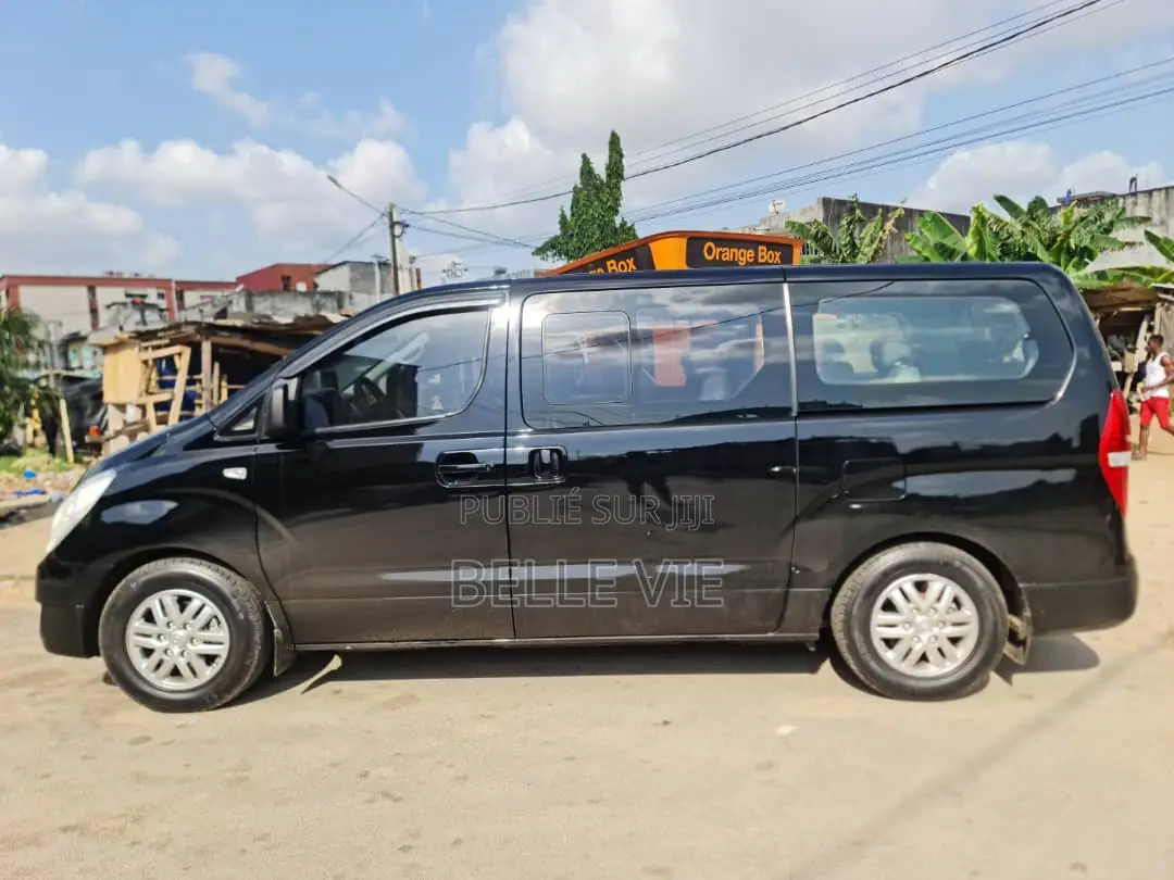 Hyundai Starex 2018 Black