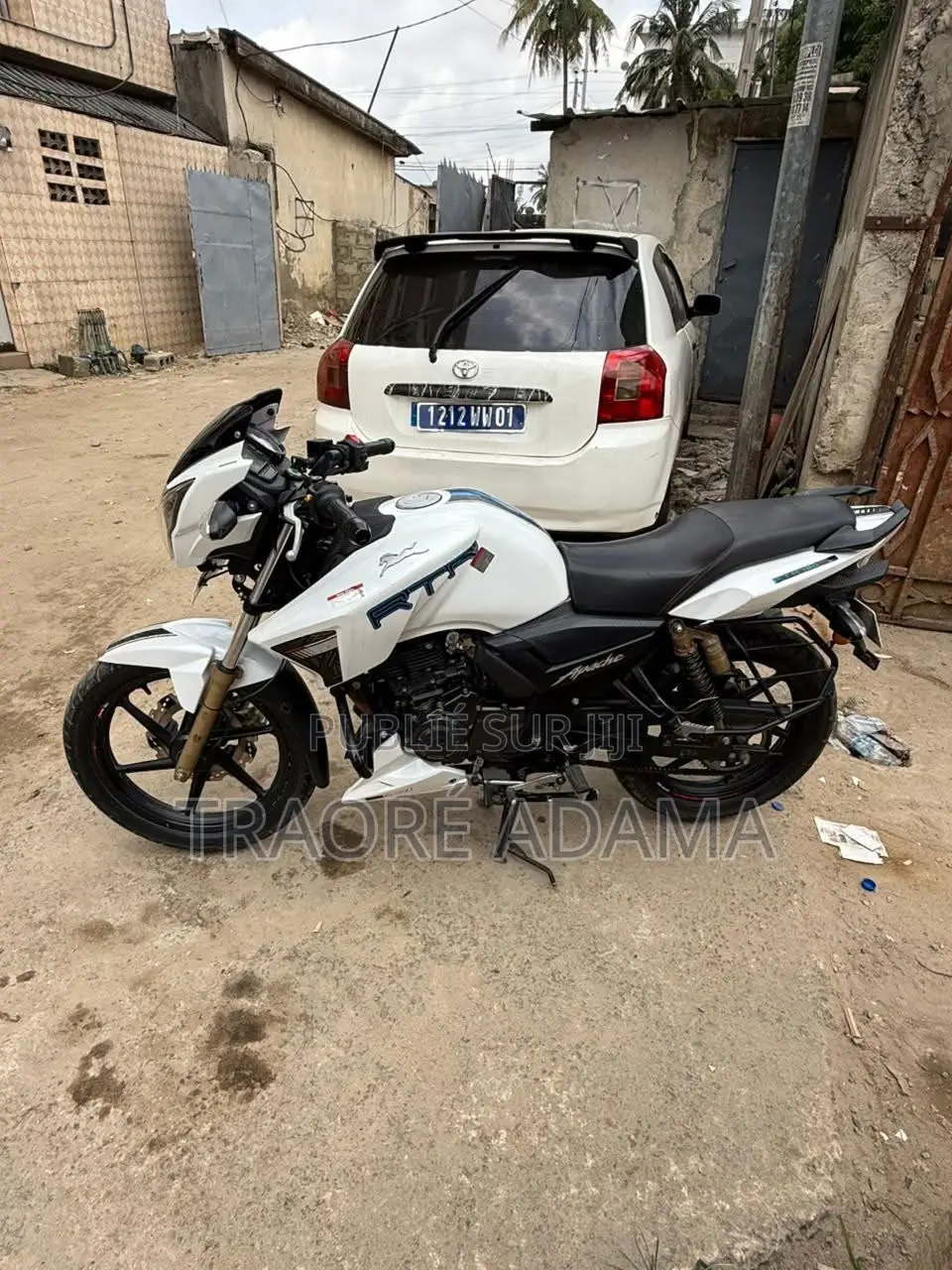 New TVS Apache 180 RTR 2017 Blanc