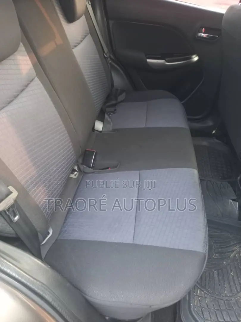 Toyota Starlet 2021 Gris