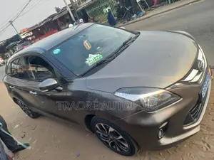 Toyota Starlet 2021 Gris