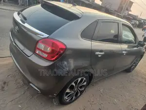 Toyota Starlet 2021 Gris