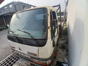 Mitsubishi Canter Anne