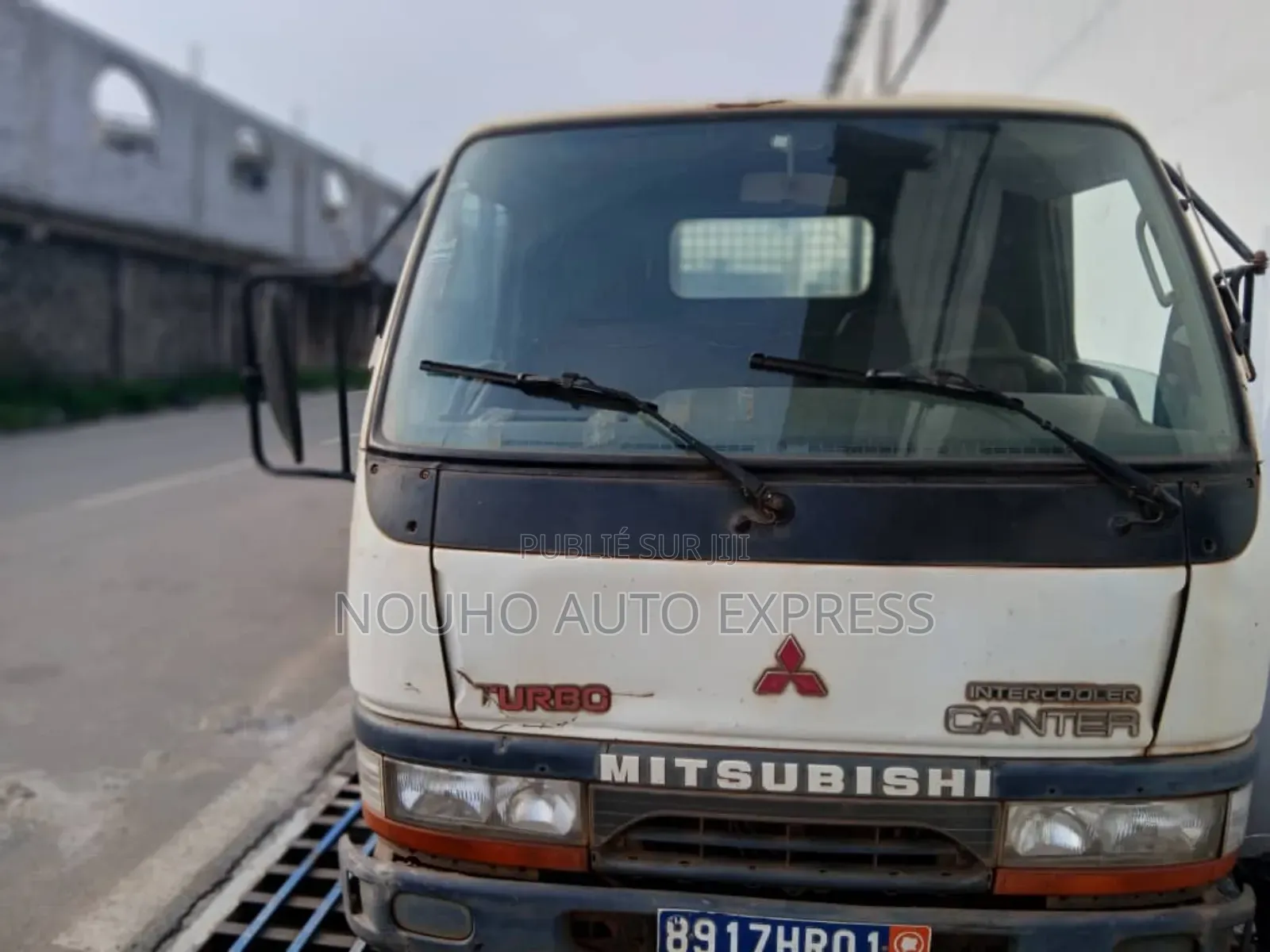 Mitsubishi Canter Anne