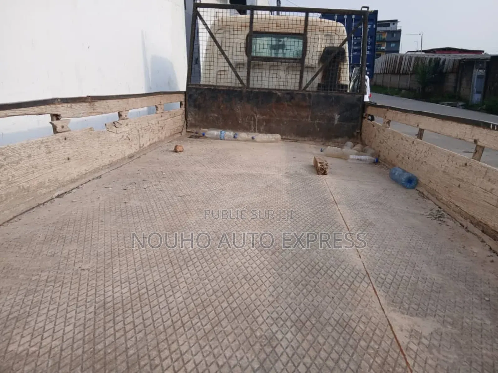 Mitsubishi Canter Anne