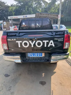 Toyota Hilux 2020 Black