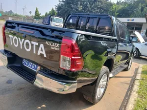 Toyota Hilux 2020 Black