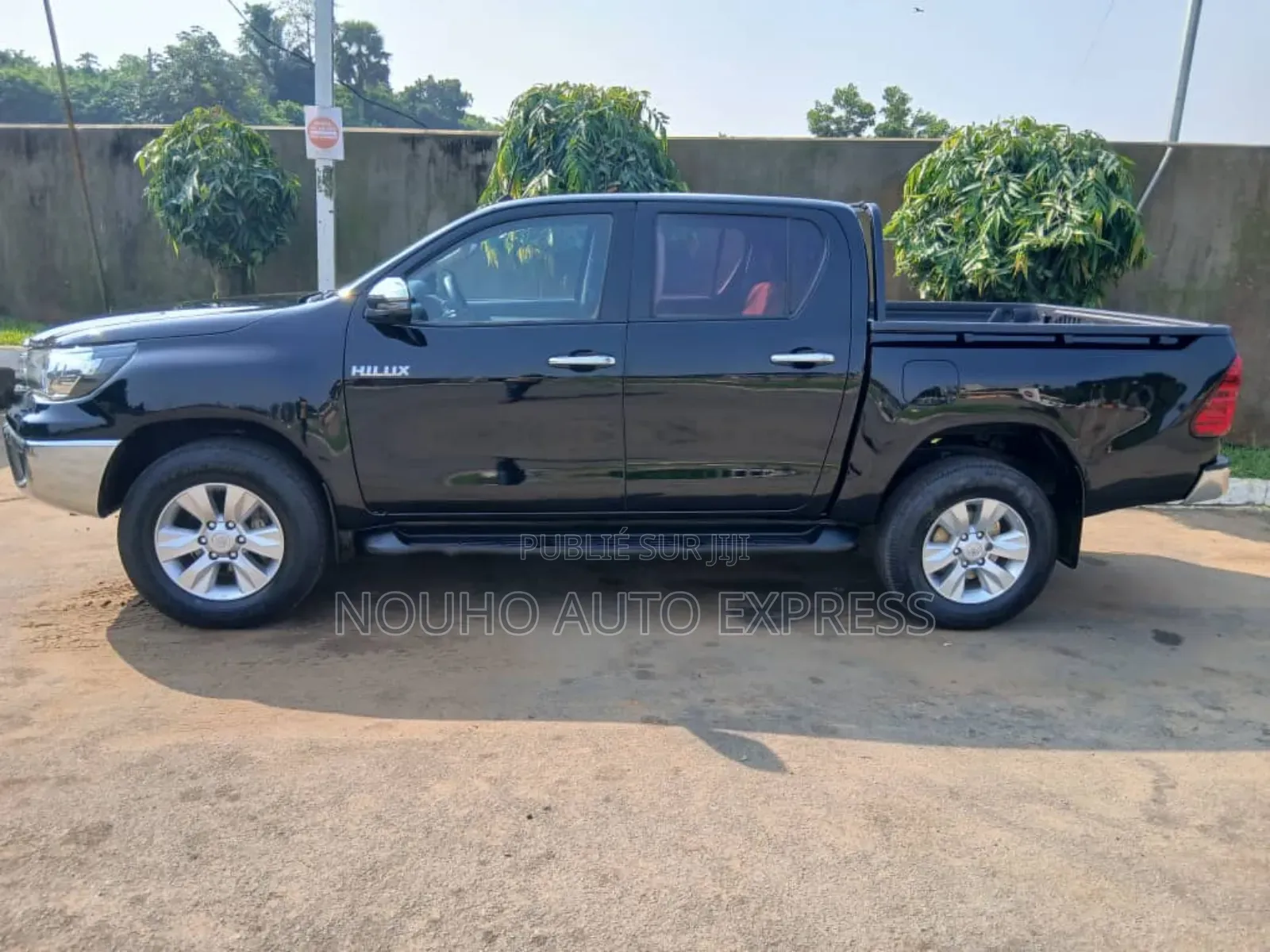 Toyota Hilux 2020 Black