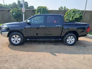 Toyota Hilux 2020 Black