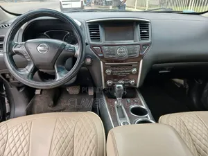 Nissan Pathfinder 2015 Gris