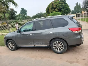 Nissan Pathfinder 2015 Gris