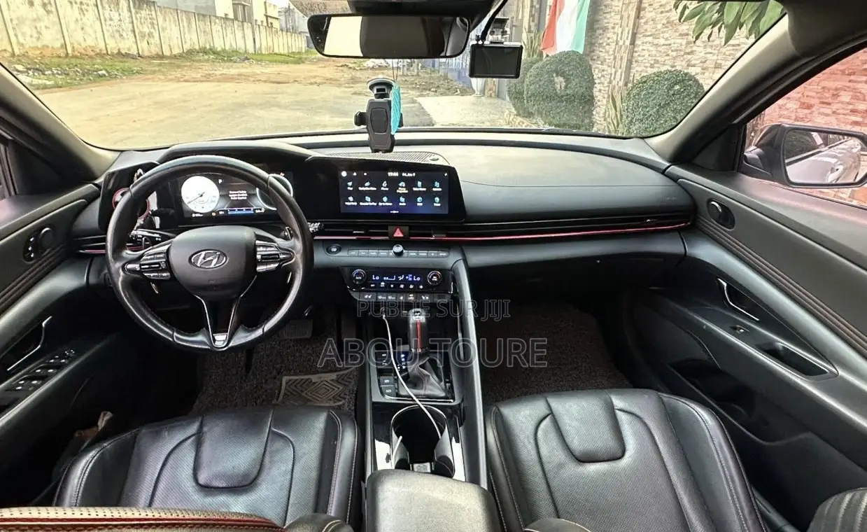 Hyundai Avante 2022 Blanc