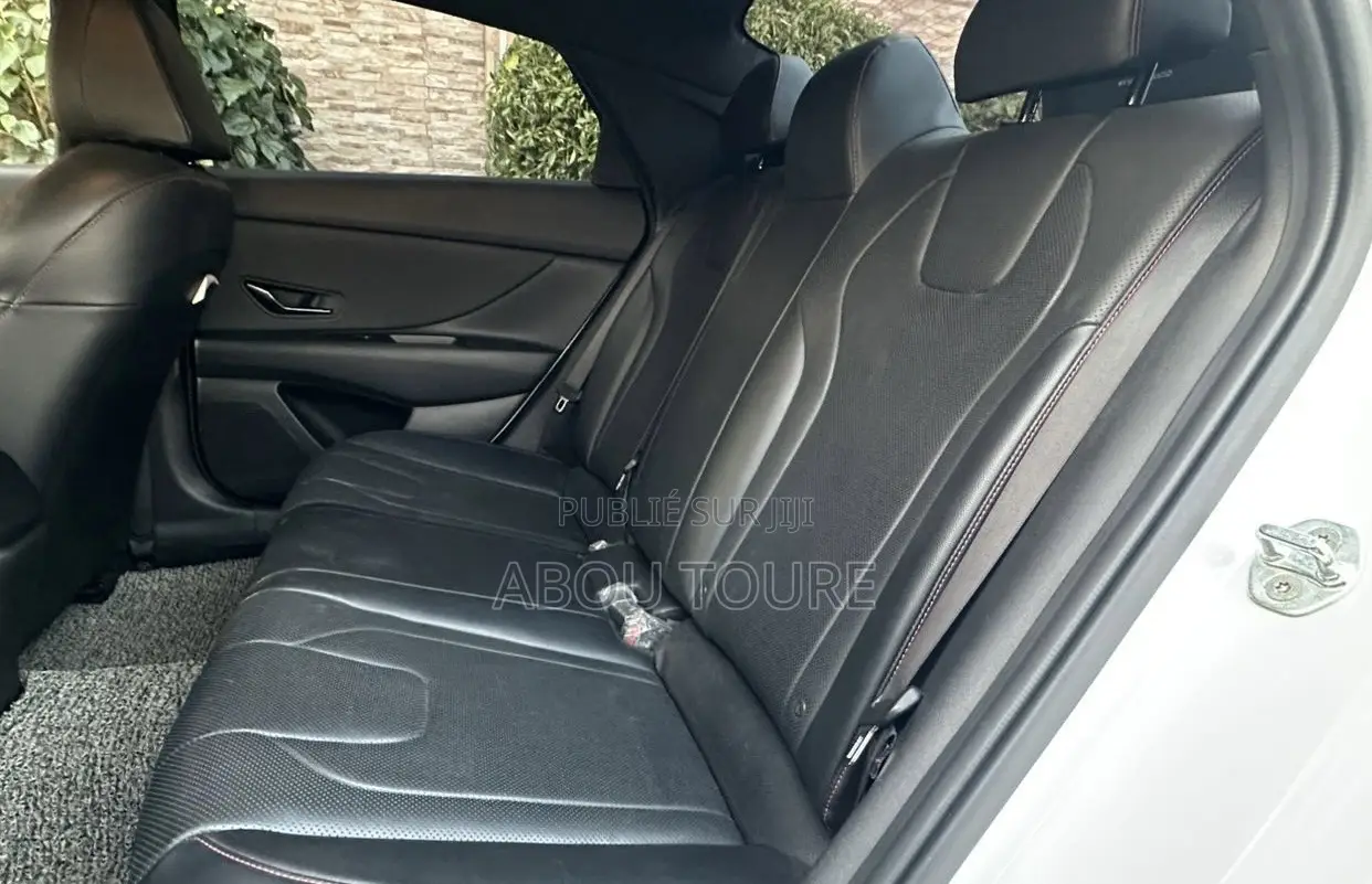 Hyundai Avante 2022 Blanc