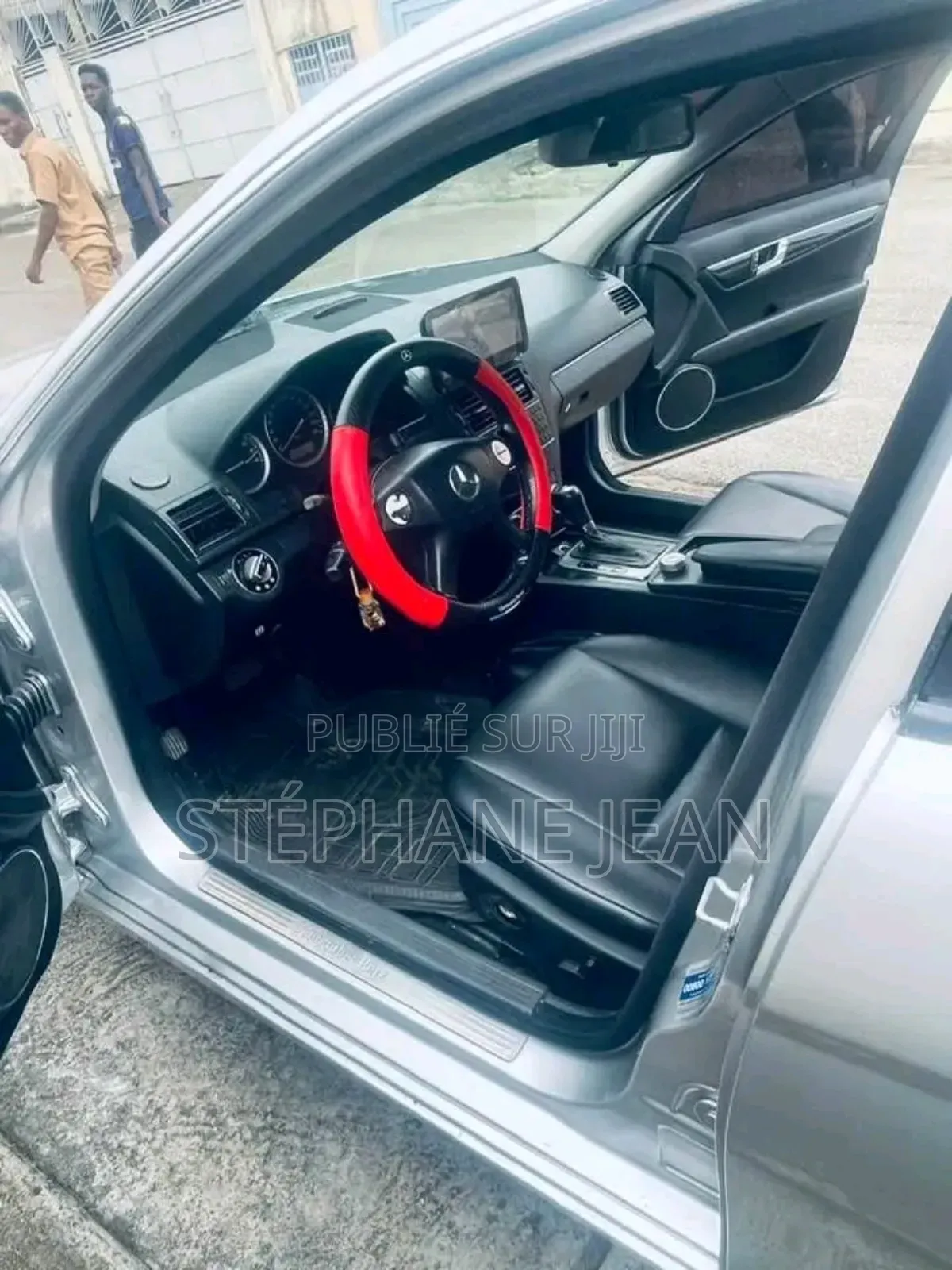 New Mercedes-Benz C300 2024 Gris