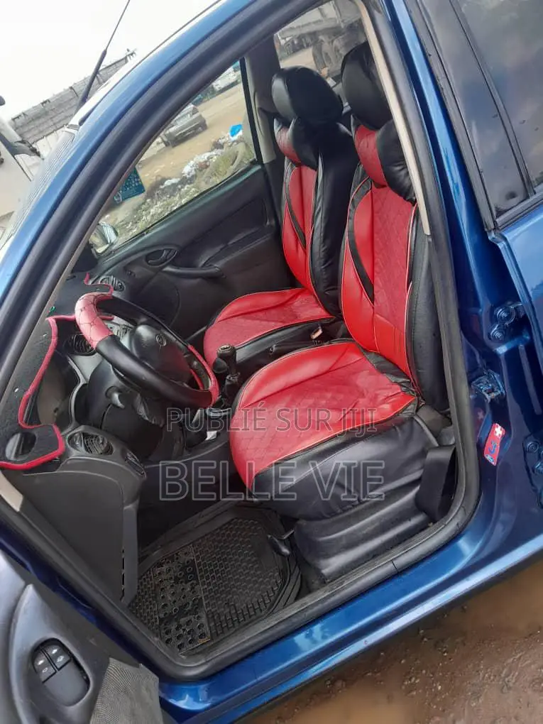 Ford Focus 2002 Blue