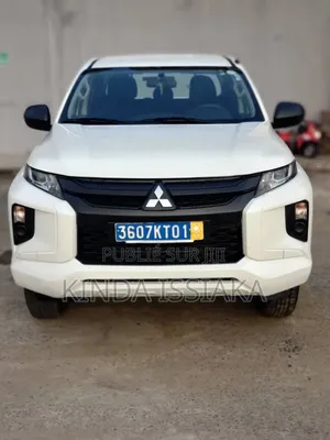 Mitsubishi L200 Double Cab 2.2 4WD 2021 Blanc cassé