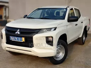 Mitsubishi L200 Double Cab 2.2 4WD 2021 Blanc cassé