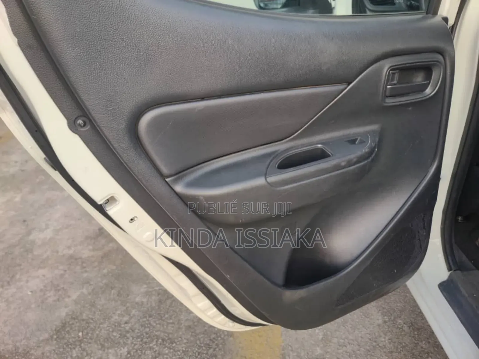 Mitsubishi L200 Double Cab 2.2 4WD 2021 Blanc cassé