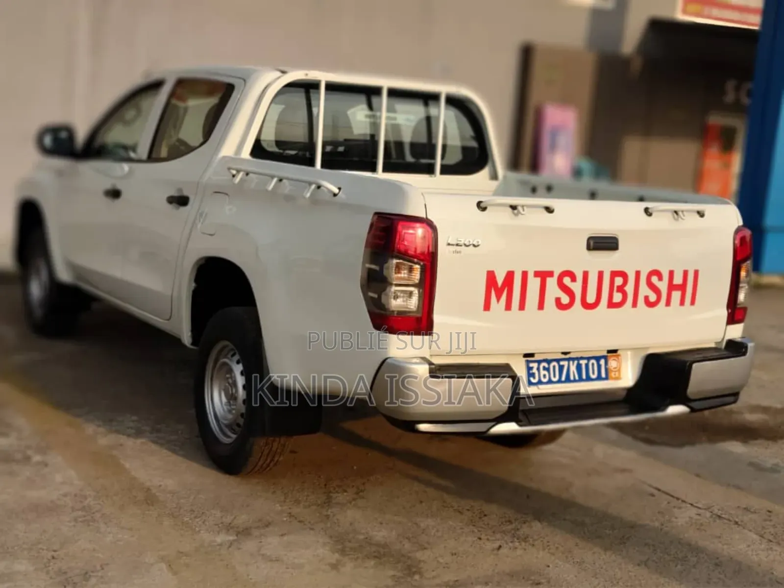 Mitsubishi L200 Double Cab 2.2 4WD 2021 Blanc cassé
