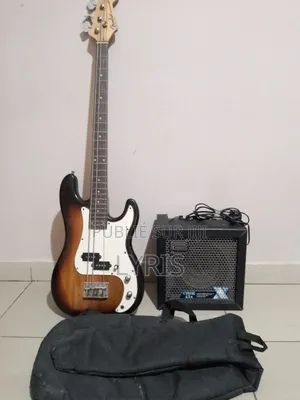 Guitare Basse Fender Et Ampli Roland + (Housse Offerte)