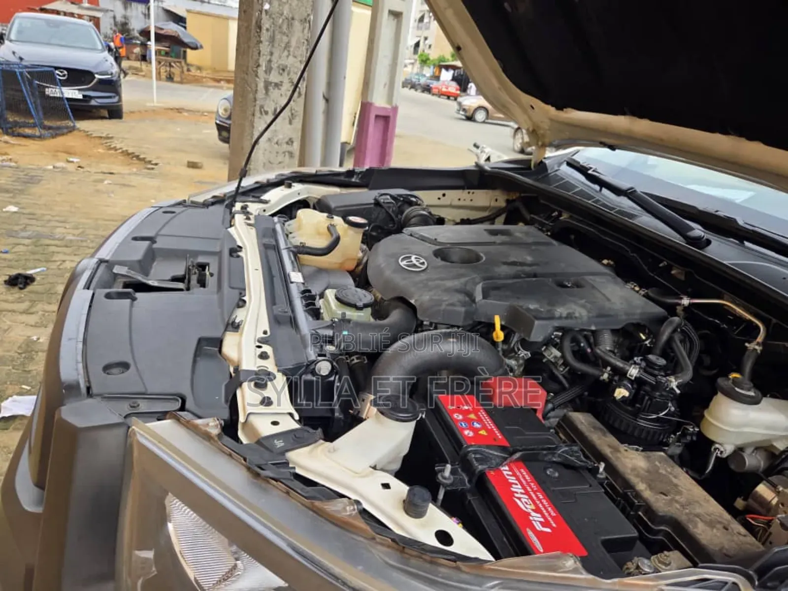 New Toyota Hilux 2024 Blanc cassé