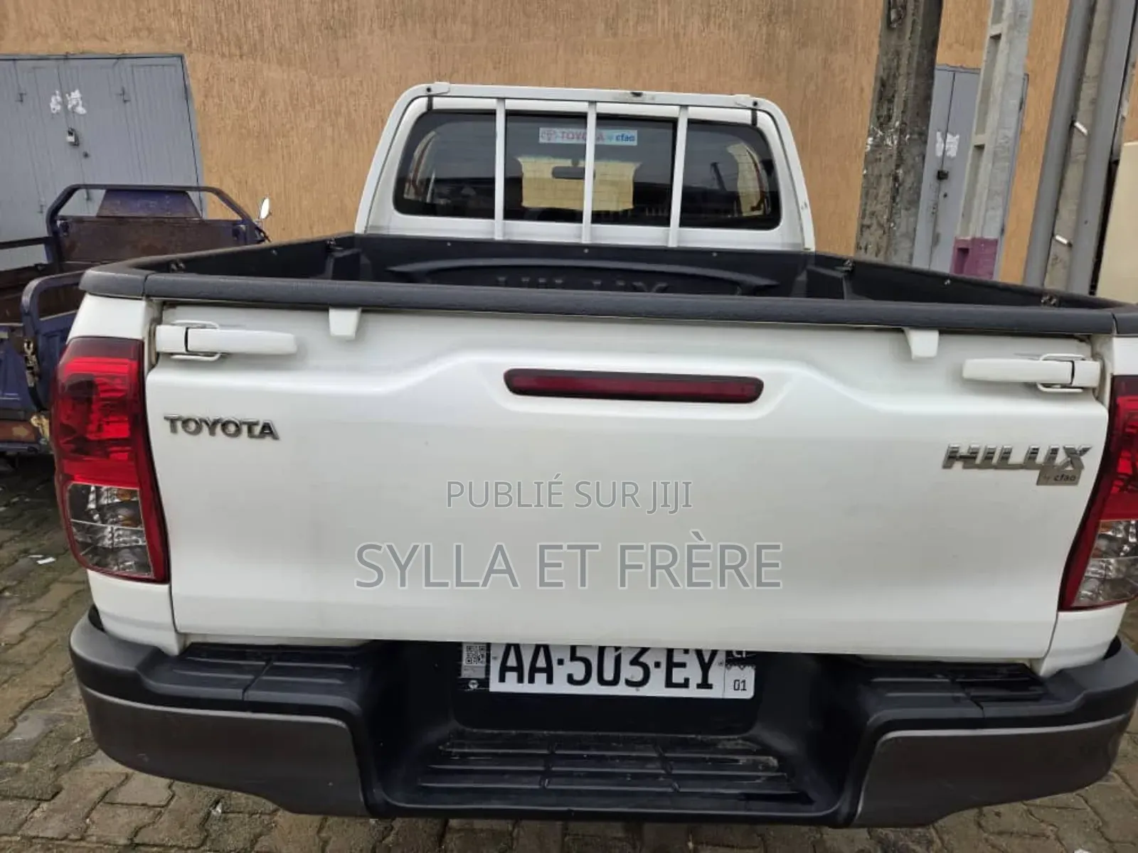 New Toyota Hilux 2024 Blanc cassé