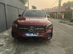 Mercedes-Benz GLB-Class GLB 250 4MATIC 2021 Rouge