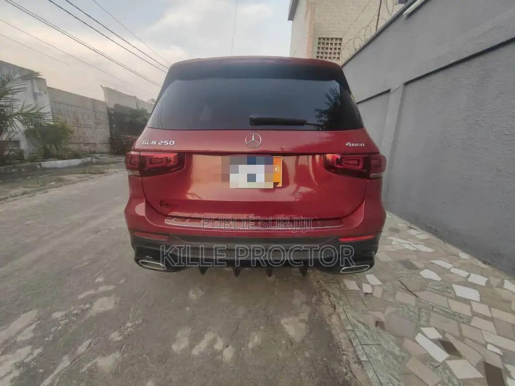 Mercedes-Benz GLB-Class GLB 250 4MATIC 2021 Rouge