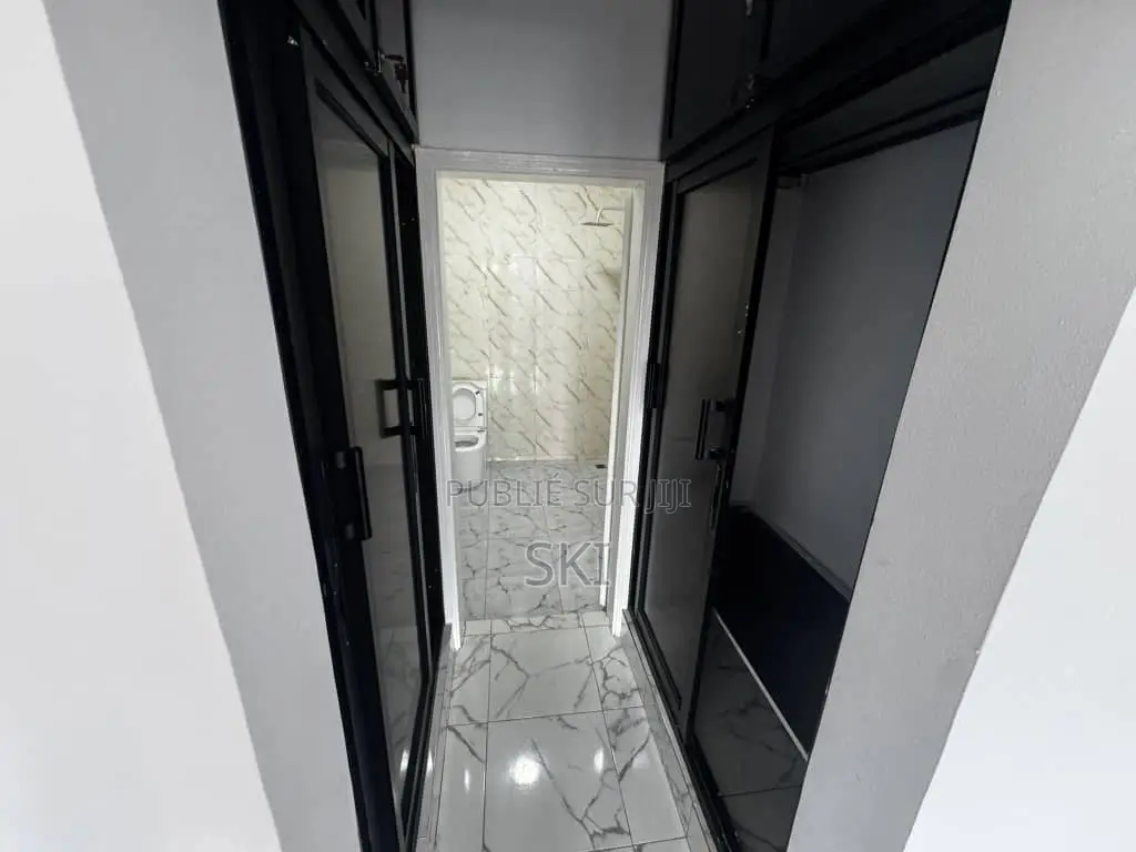 3chbre Villa dans Cocody à Louer