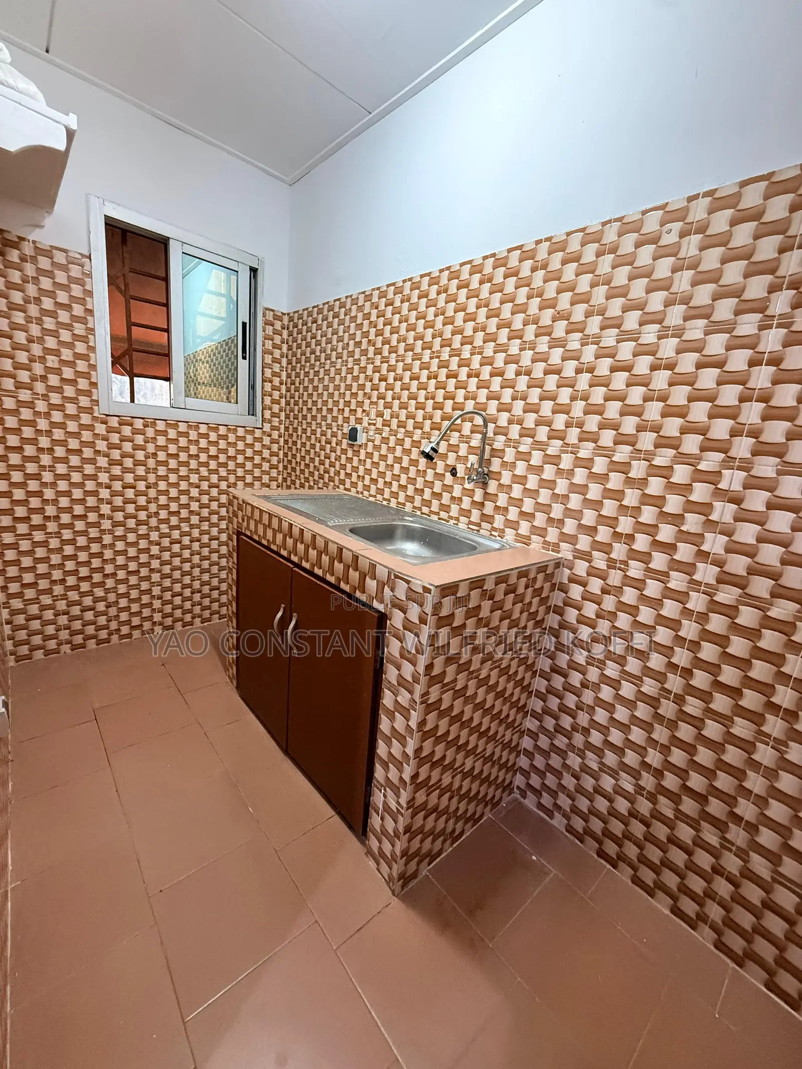 1chbre Appartement dans Cocody à Louer