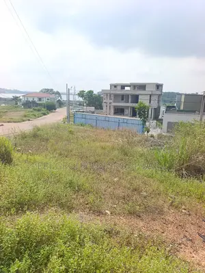 Terrain en Bordure Et Vue Lagunaire a 500 Milions