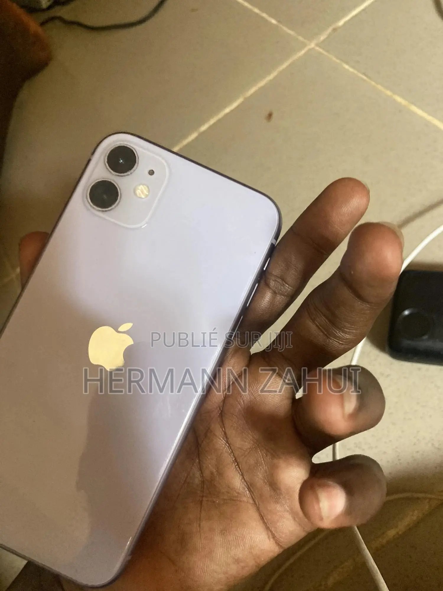 Apple iPhone 11 64 GB Violet