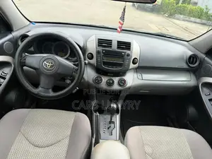 Toyota RAV4 2.0 VVT-i 2008 Gris