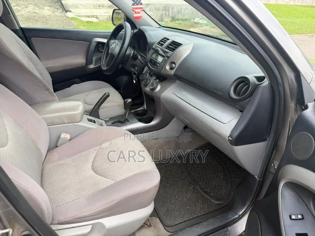 Toyota RAV4 2.0 VVT-i 2008 Gris