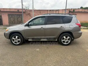 Toyota RAV4 2.0 VVT-i 2008 Gris