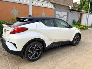 Toyota C-HR Limited 2022 Blanc