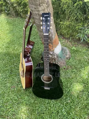 Guitare Acoustique Classique Et Sèche Et Folk Et Corde En Nylon