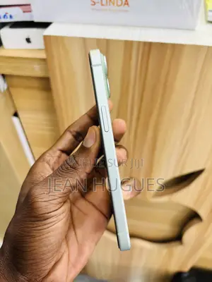Apple iPhone 15 128 GB Vert