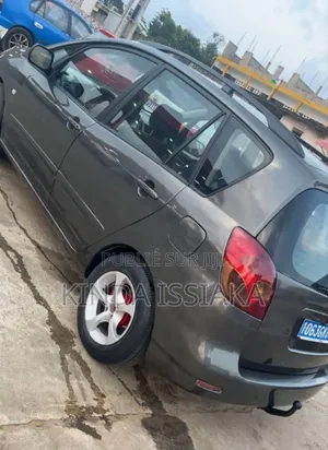 Toyota Corolla Verso 1.8 2004 Gris