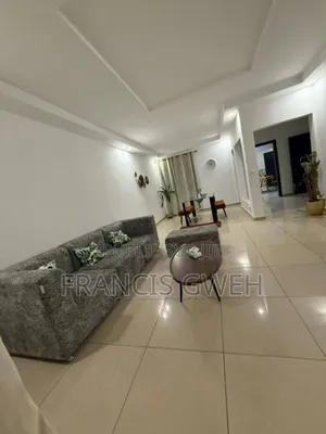 Furnished 2chbre Appartement dans Francis Gweh, Cocody à Louer