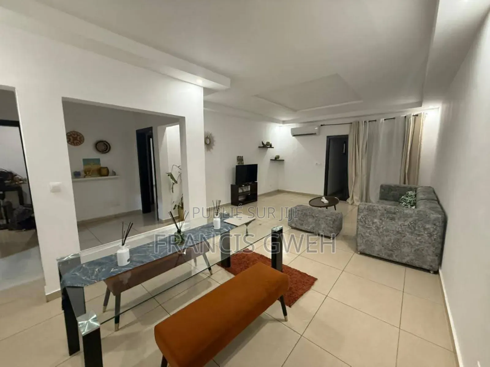 Furnished 2chbre Appartement dans Francis Gweh, Cocody à Louer