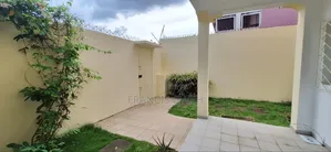 3chbre Duplex dans Francis Gweh, Cocody à Louer